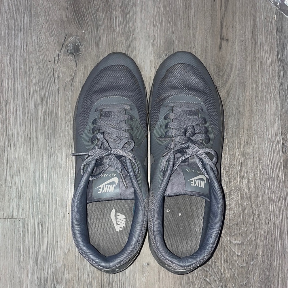 Used Air Max 90 | Grey color